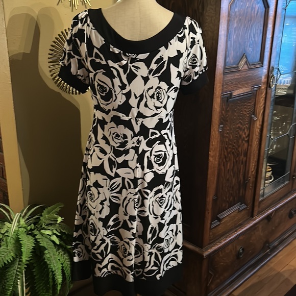 Empire Waist Floral Dress Size 10 - Picture 4 of 12